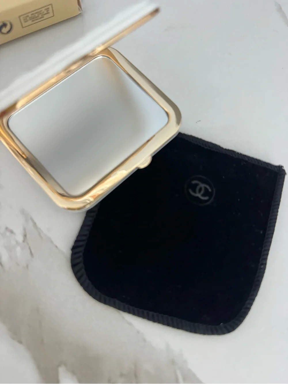 CHANEL compact double